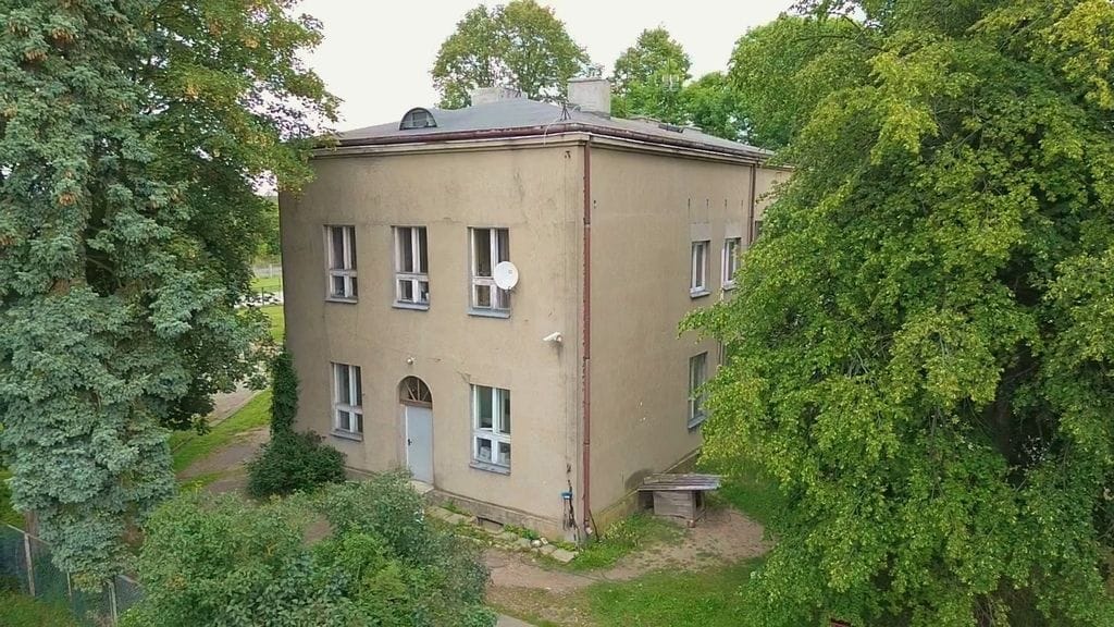 Dom 9 pokojowe na Sprzedaż