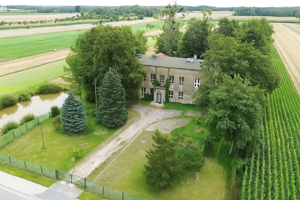 Dom 9 pokojowe na Sprzedaż