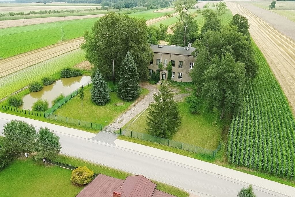 Dom 9 pokojowe na Sprzedaż