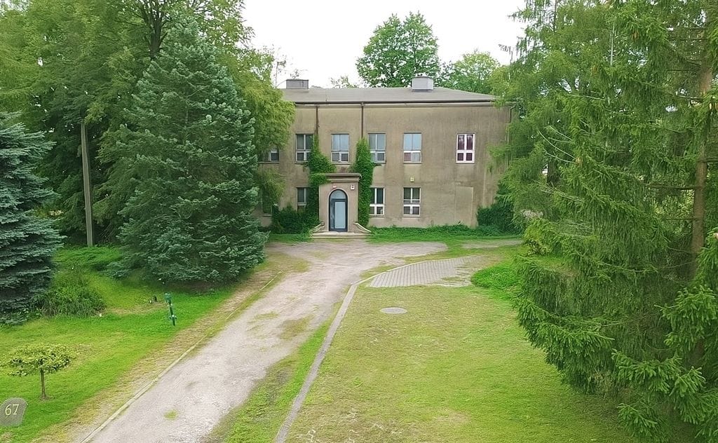 Dom 9 pokojowe na Sprzedaż