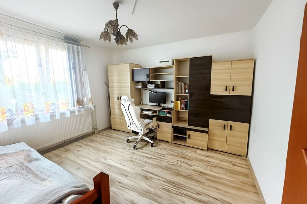 Lokal użytkowy  pokojowe na Sprzedaż