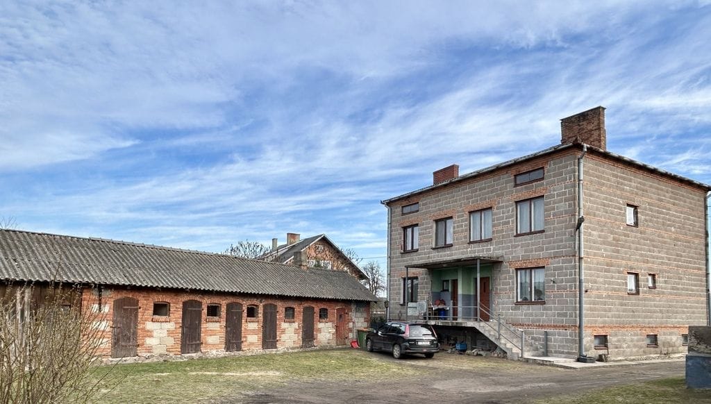 Dom 8 pokojowe na Sprzedaż