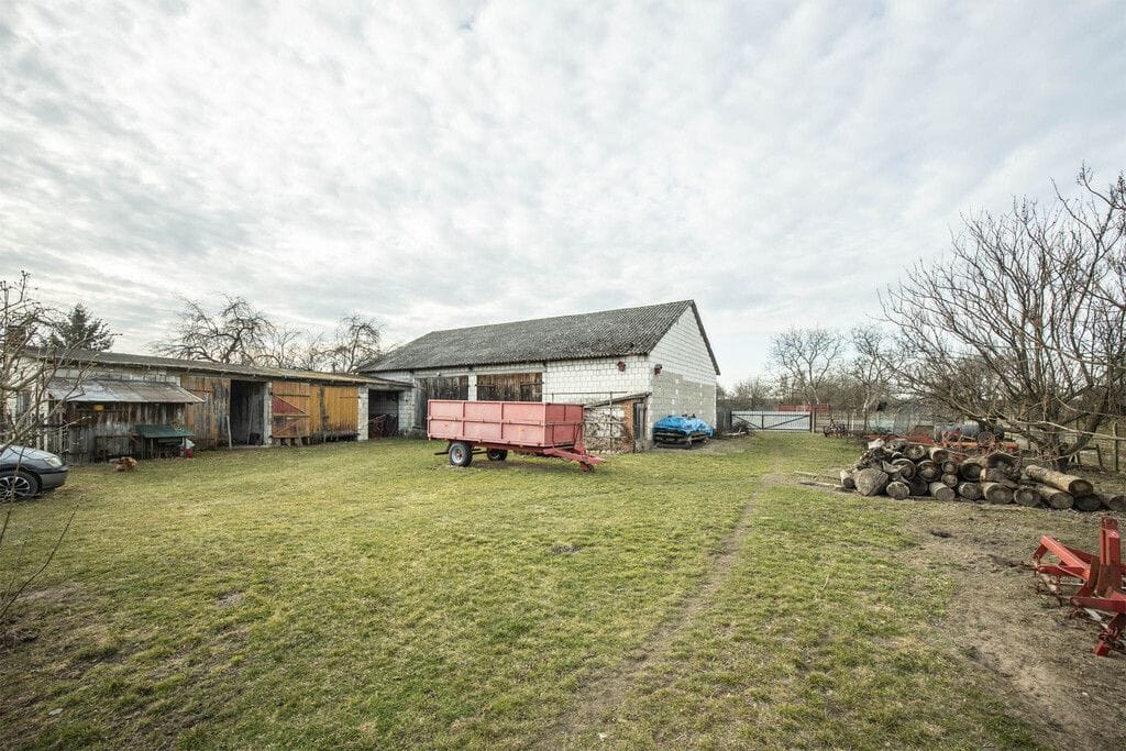 Dom 8 pokojowe na Sprzedaż