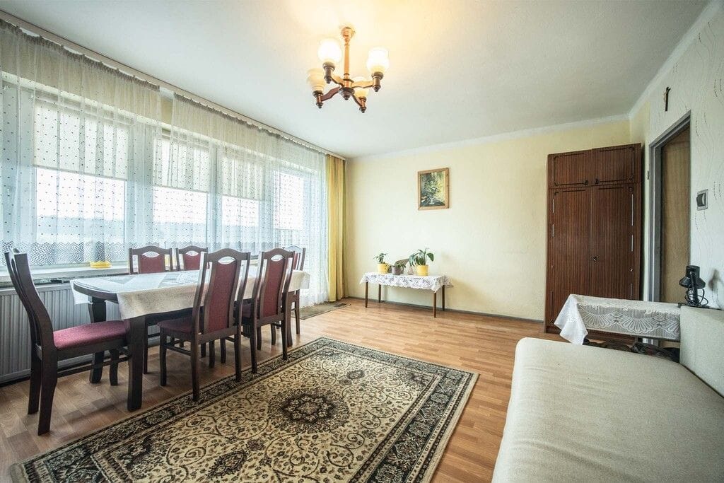 Dom 8 pokojowe na Sprzedaż