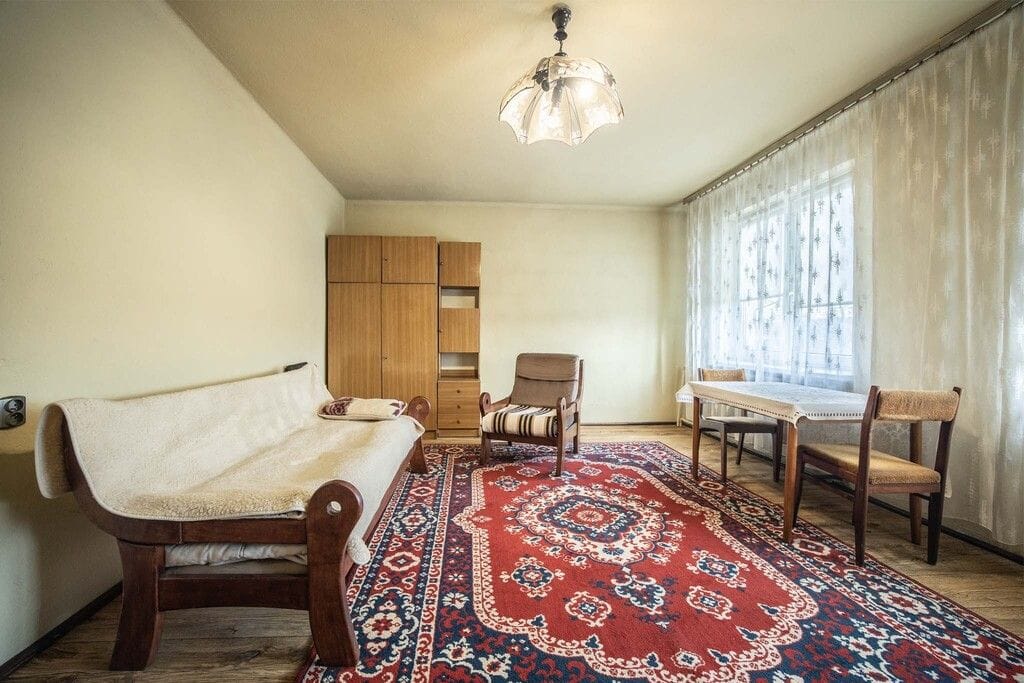 Dom 8 pokojowe na Sprzedaż