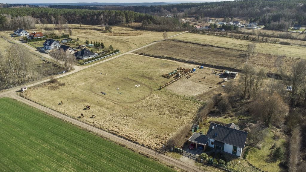 Działka  pokojowe na Sprzedaż