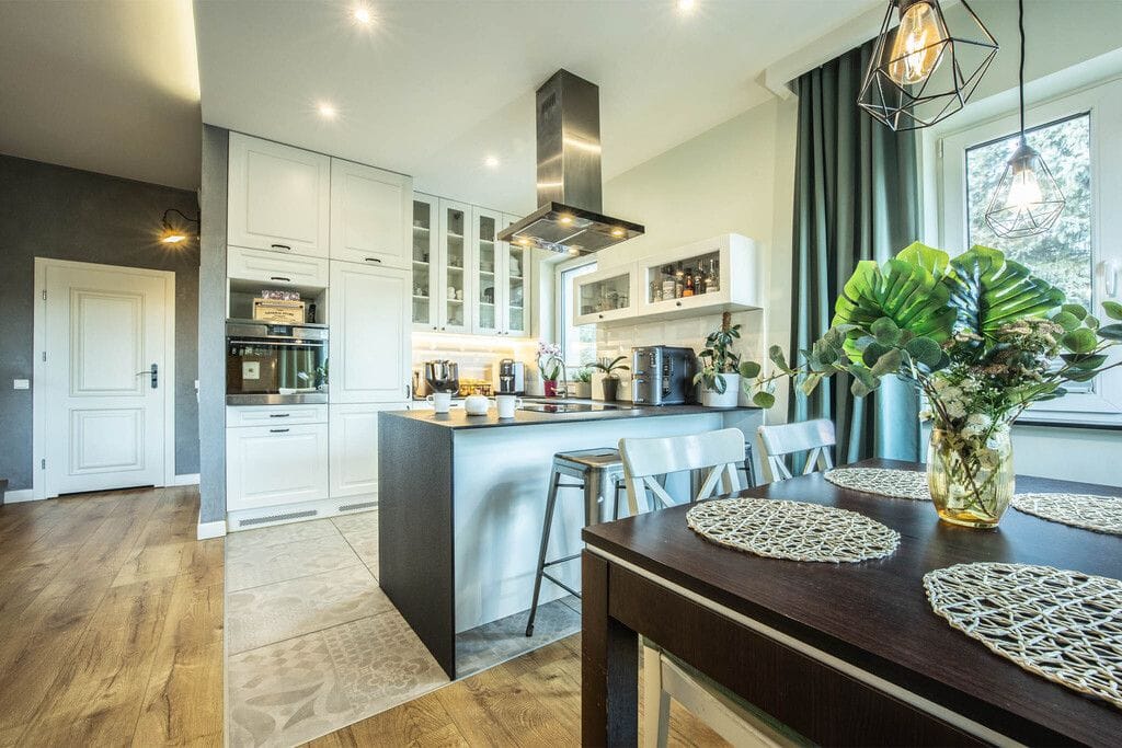 Dom 4 pokojowe na Sprzedaż