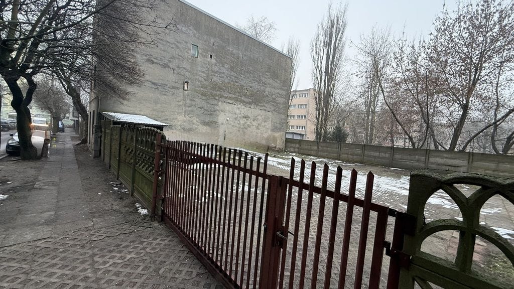 Działka  pokojowe na Sprzedaż