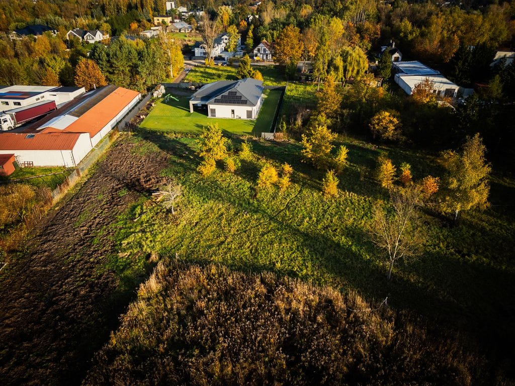 Działka  pokojowe na Sprzedaż