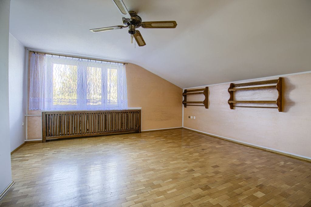 Dom 7 pokojowe na Sprzedaż