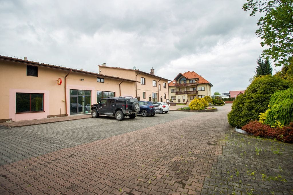 Dom 10 pokojowe na Sprzedaż