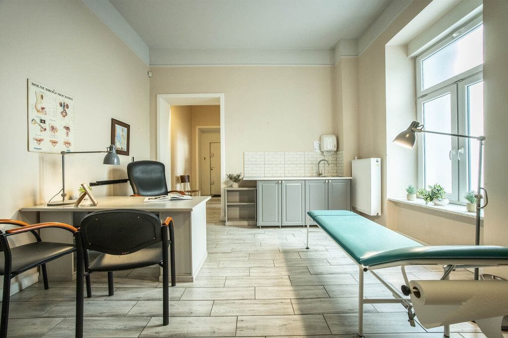 Lokal użytkowy  pokojowe na Sprzedaż