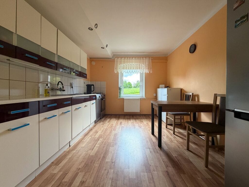 Dom 6 pokojowe na Sprzedaż