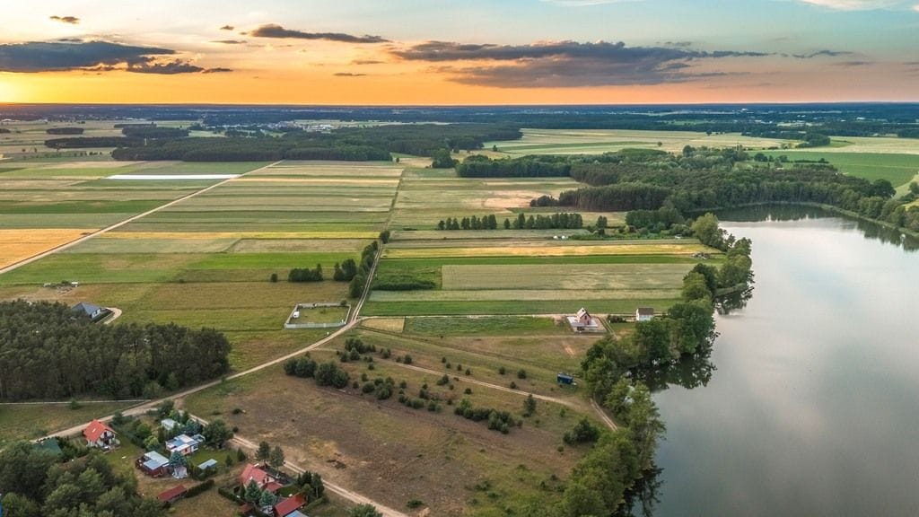 Działka  pokojowe na Sprzedaż