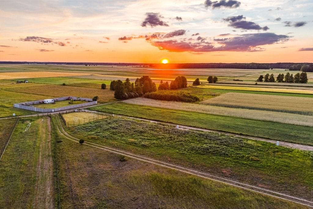 Działka  pokojowe na Sprzedaż