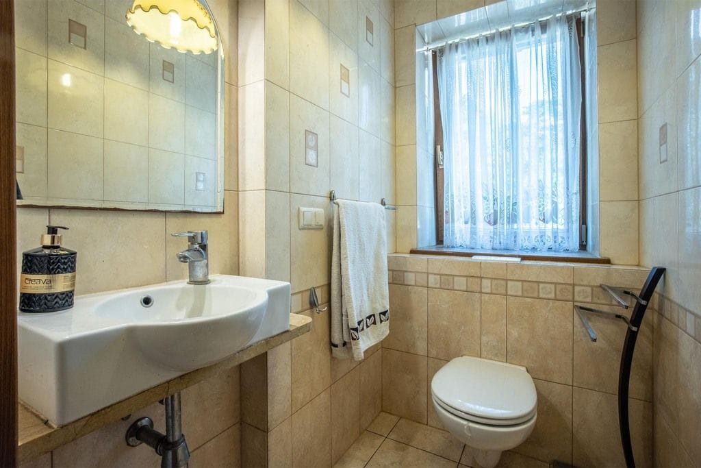 Dom 4 pokojowe na Sprzedaż