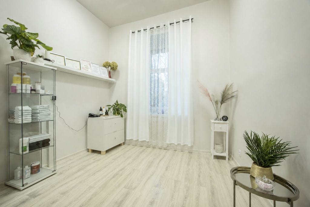 Lokal użytkowy  pokojowe na Sprzedaż