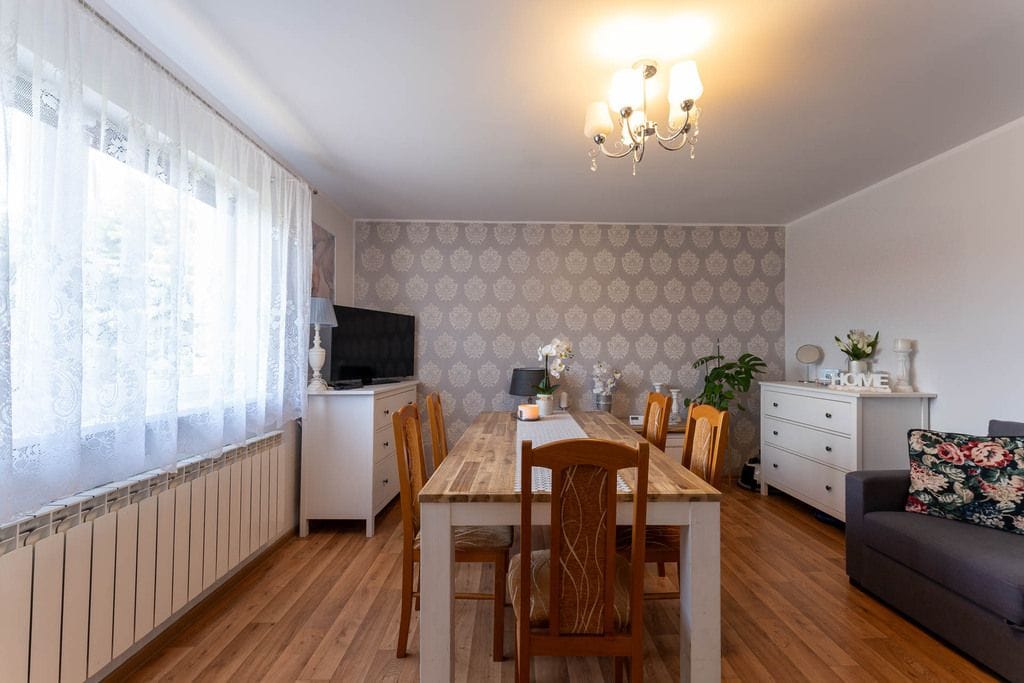 Dom 4 pokojowe na Sprzedaż