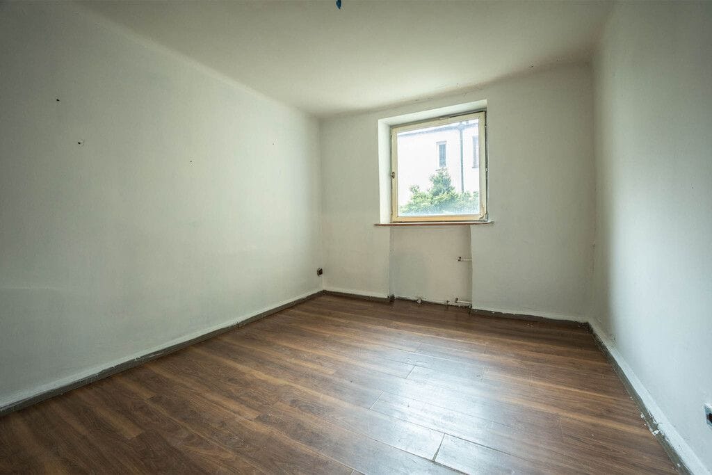 Dom 6 pokojowe na Sprzedaż