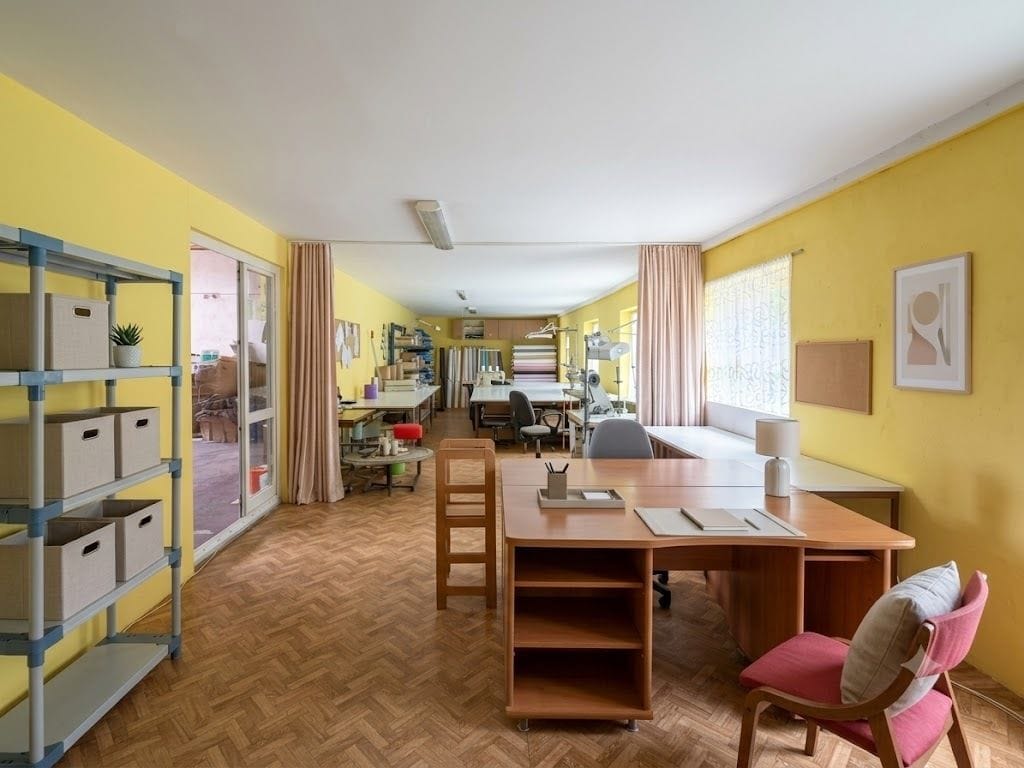 Lokal użytkowy  pokojowe na Sprzedaż