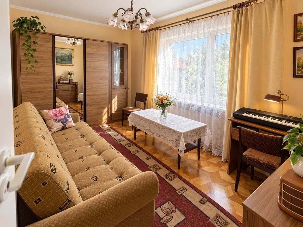 Dom 8 pokojowe na Sprzedaż