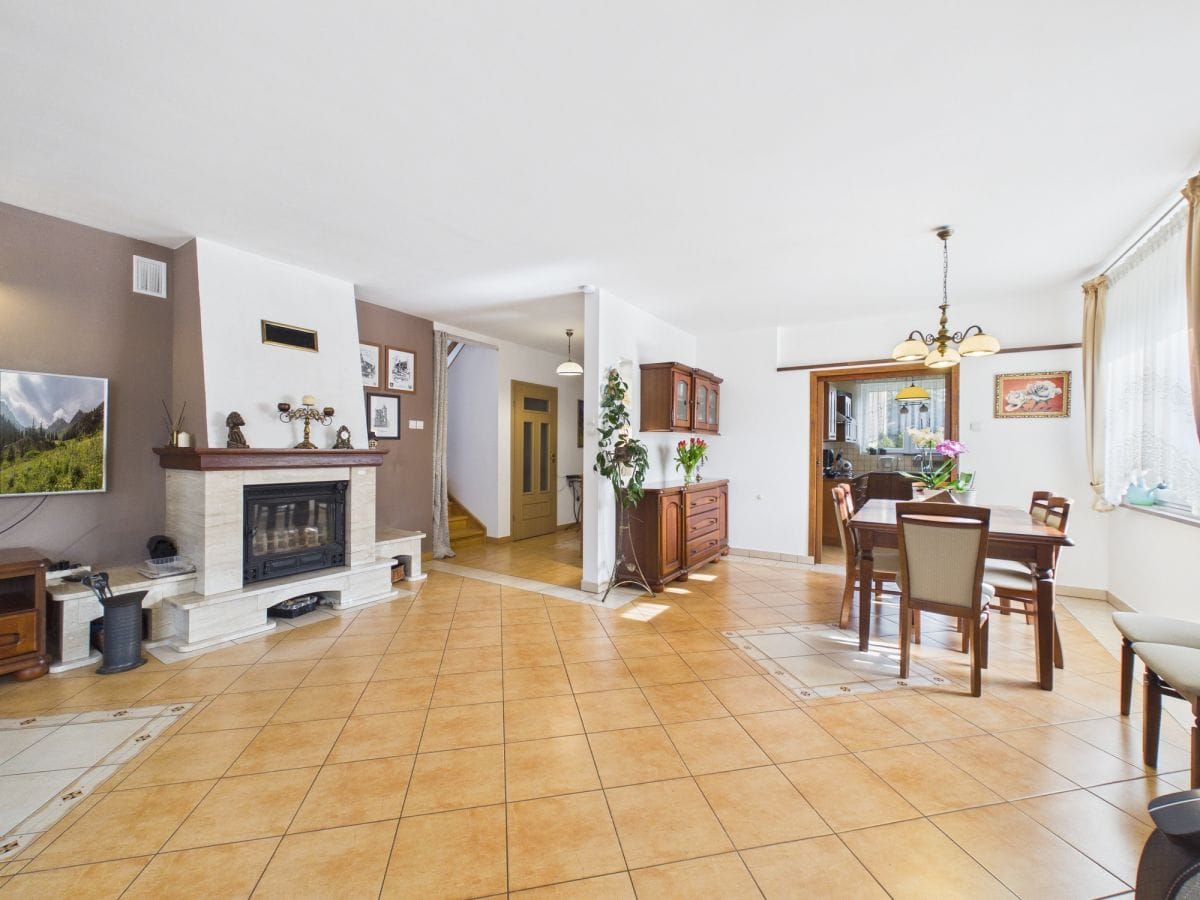 Dom 6 pokojowe na Sprzedaż