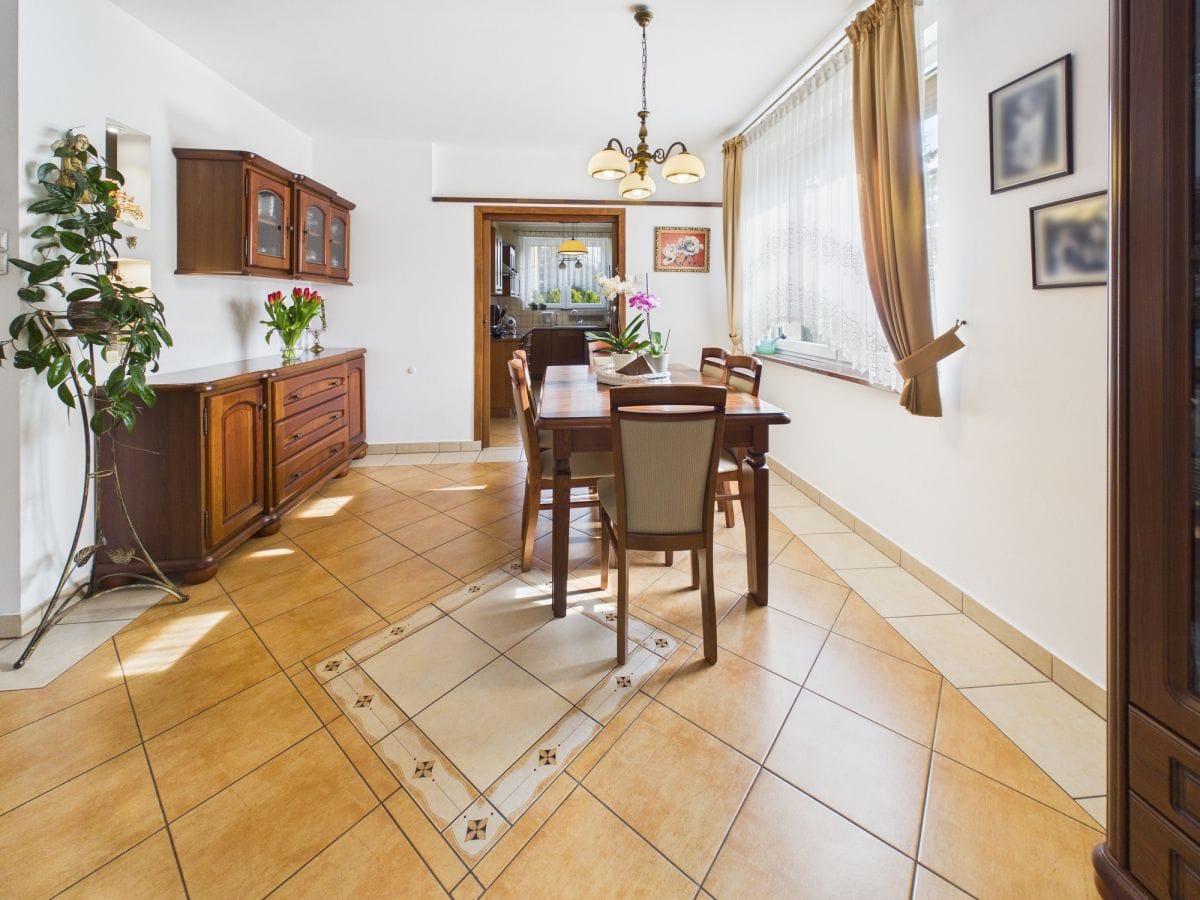 Dom 6 pokojowe na Sprzedaż