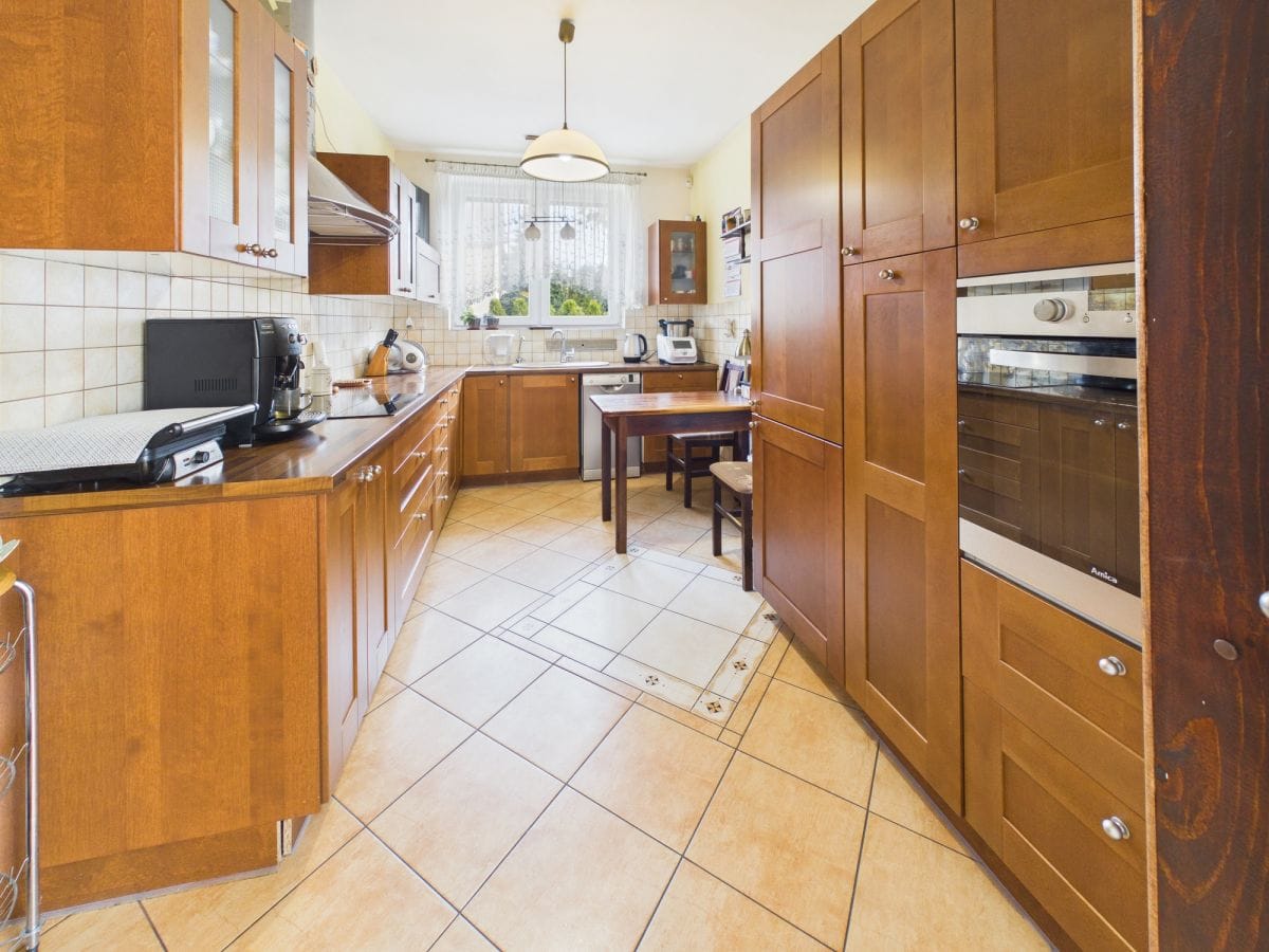 Dom 6 pokojowe na Sprzedaż