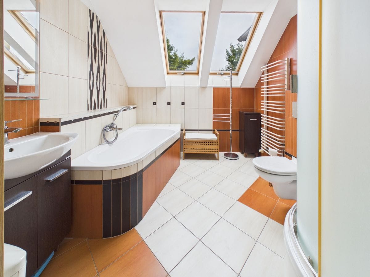 Dom 6 pokojowe na Sprzedaż