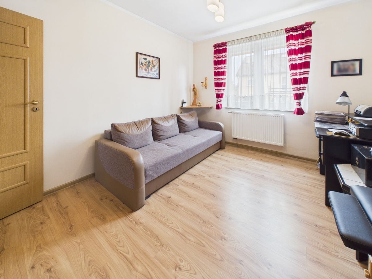 Dom 6 pokojowe na Sprzedaż