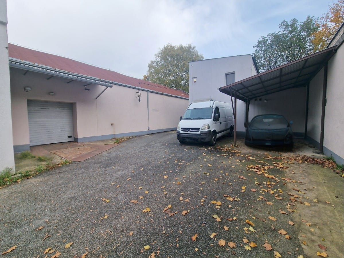 Lokal użytkowy  pokojowe na Sprzedaż