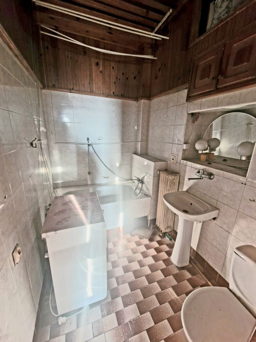 Dom 6 pokojowe na Sprzedaż