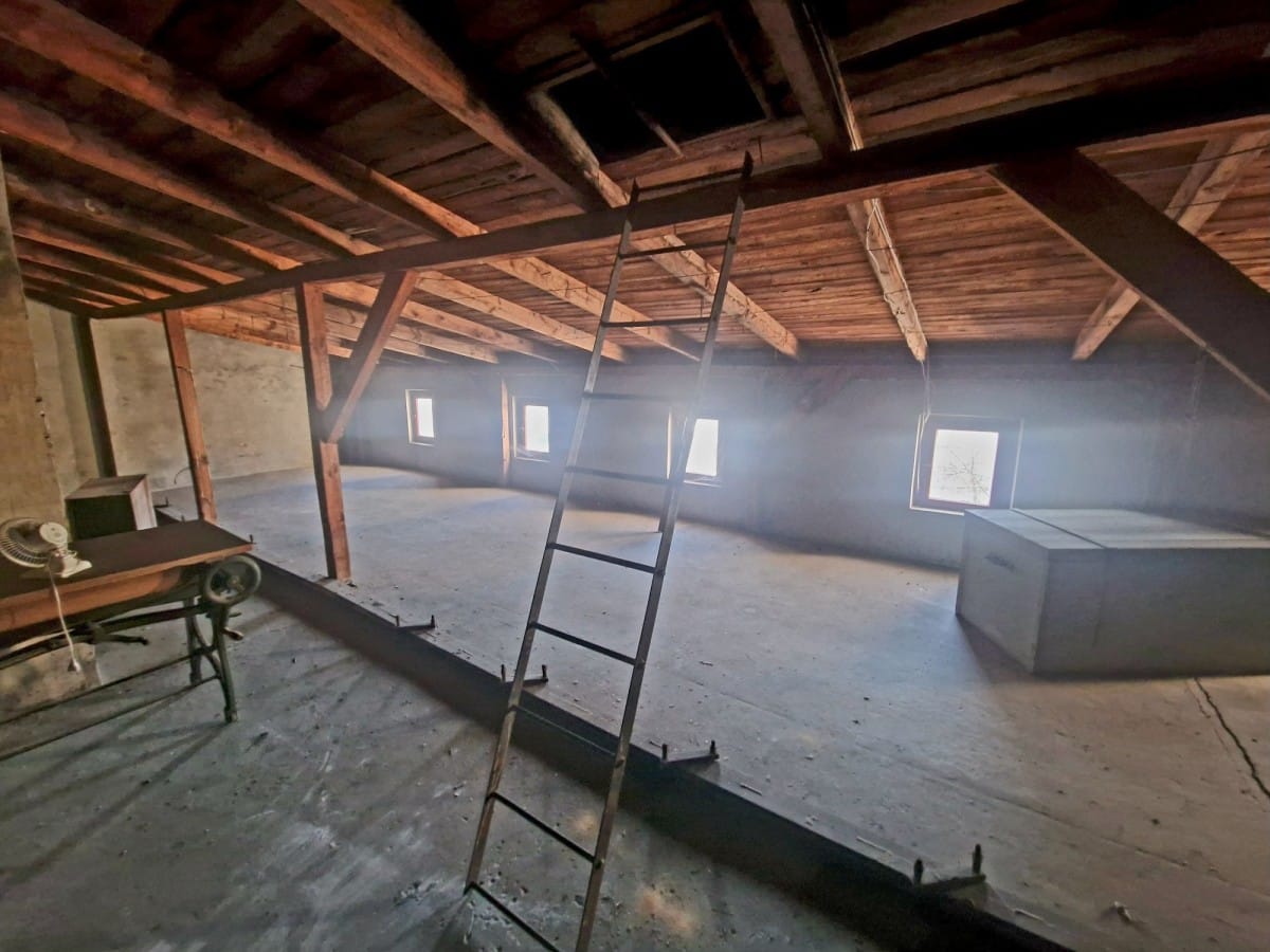 Dom 6 pokojowe na Sprzedaż