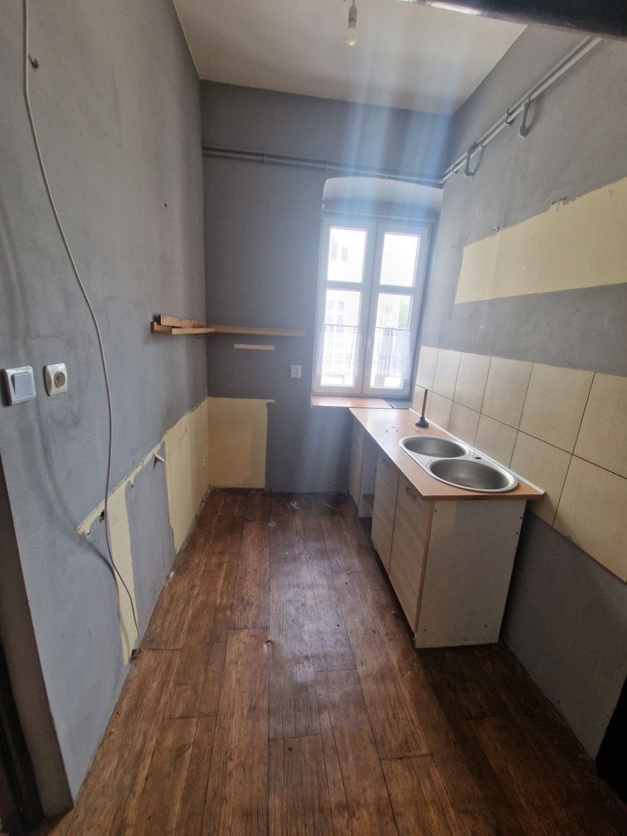 Dom 35 pokojowe na Sprzedaż