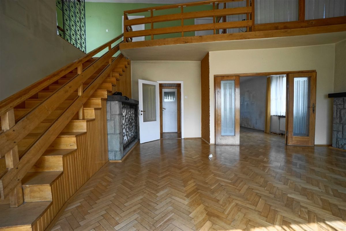 Dom 5 pokojowe na Sprzedaż
