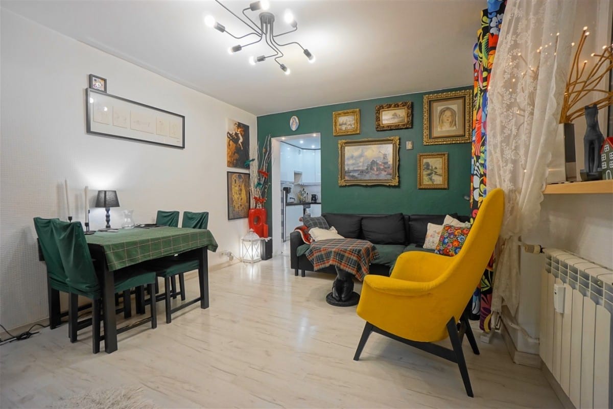 Mieszkanie 3 pokojowe na Sprzedaż