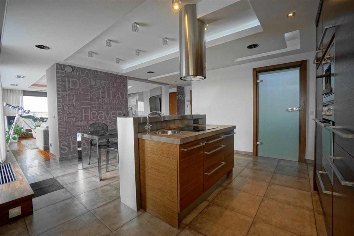 Mieszkanie 3 pokojowe na Sprzedaż