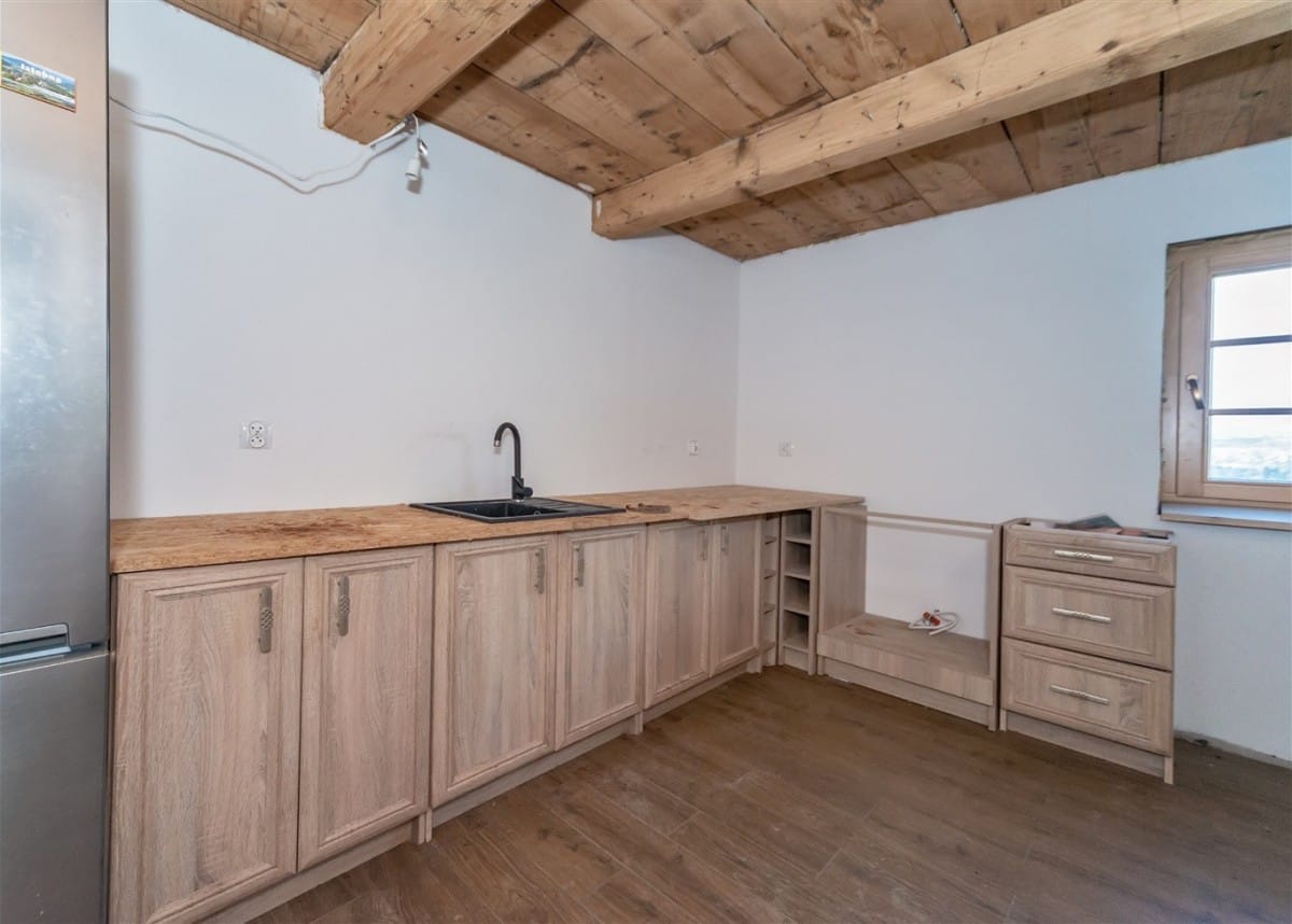 Dom 6 pokojowe na Sprzedaż