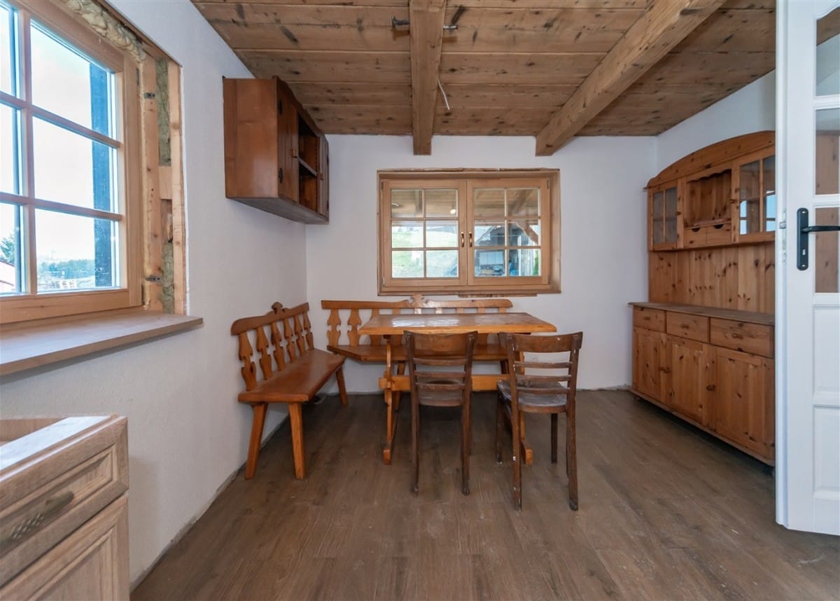 Dom 6 pokojowe na Sprzedaż