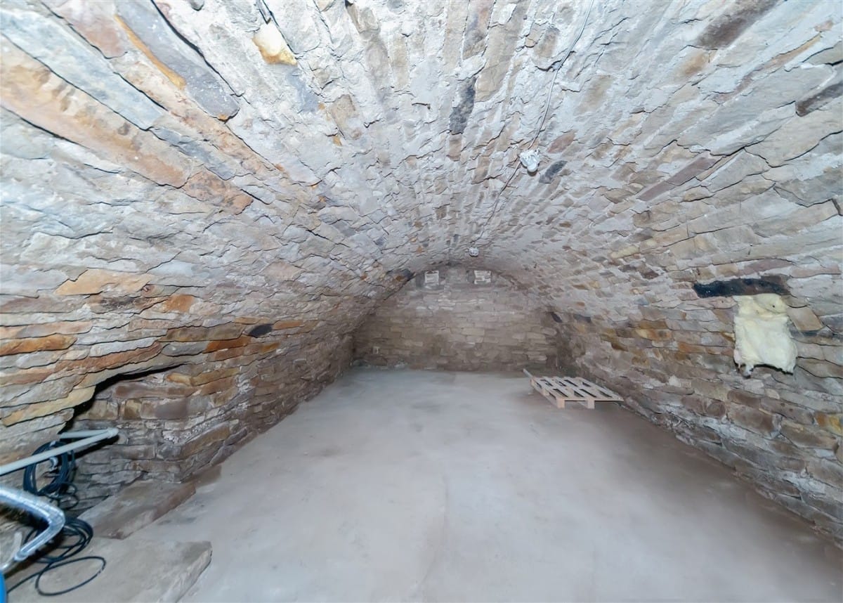 Dom 6 pokojowe na Sprzedaż