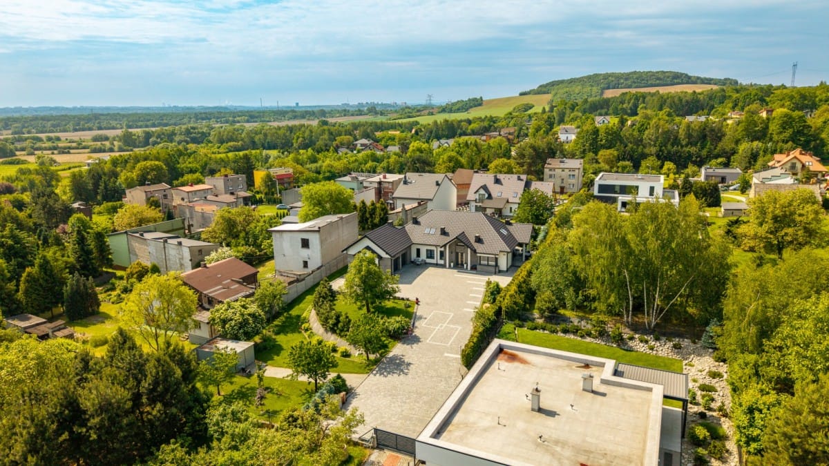 Dom 8 pokojowe na Sprzedaż