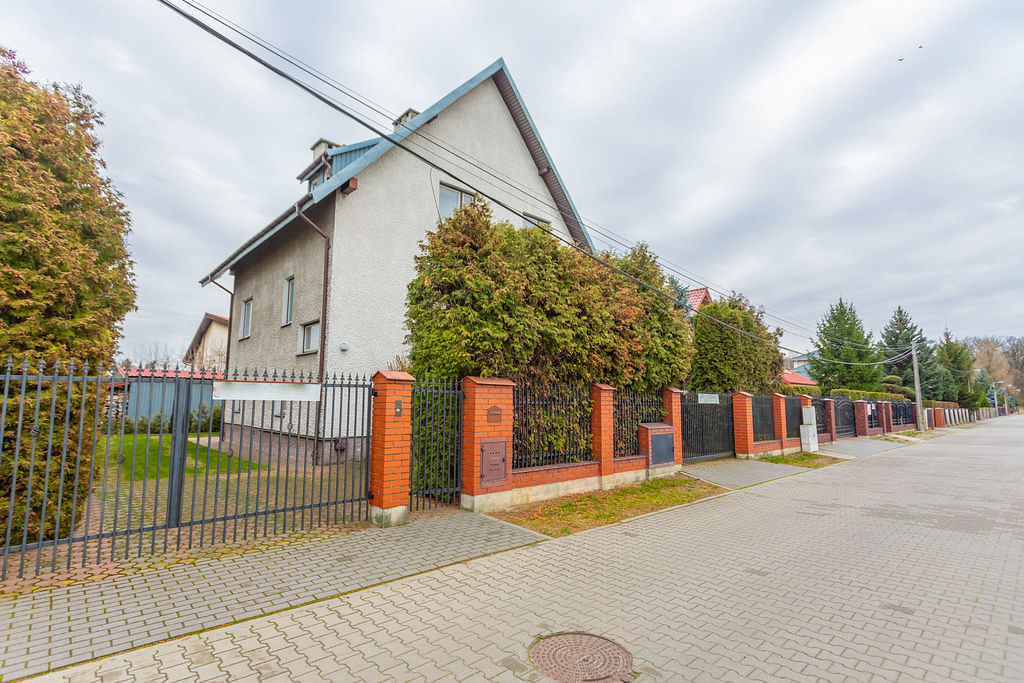 Dom 6 pokojowe na Sprzedaż