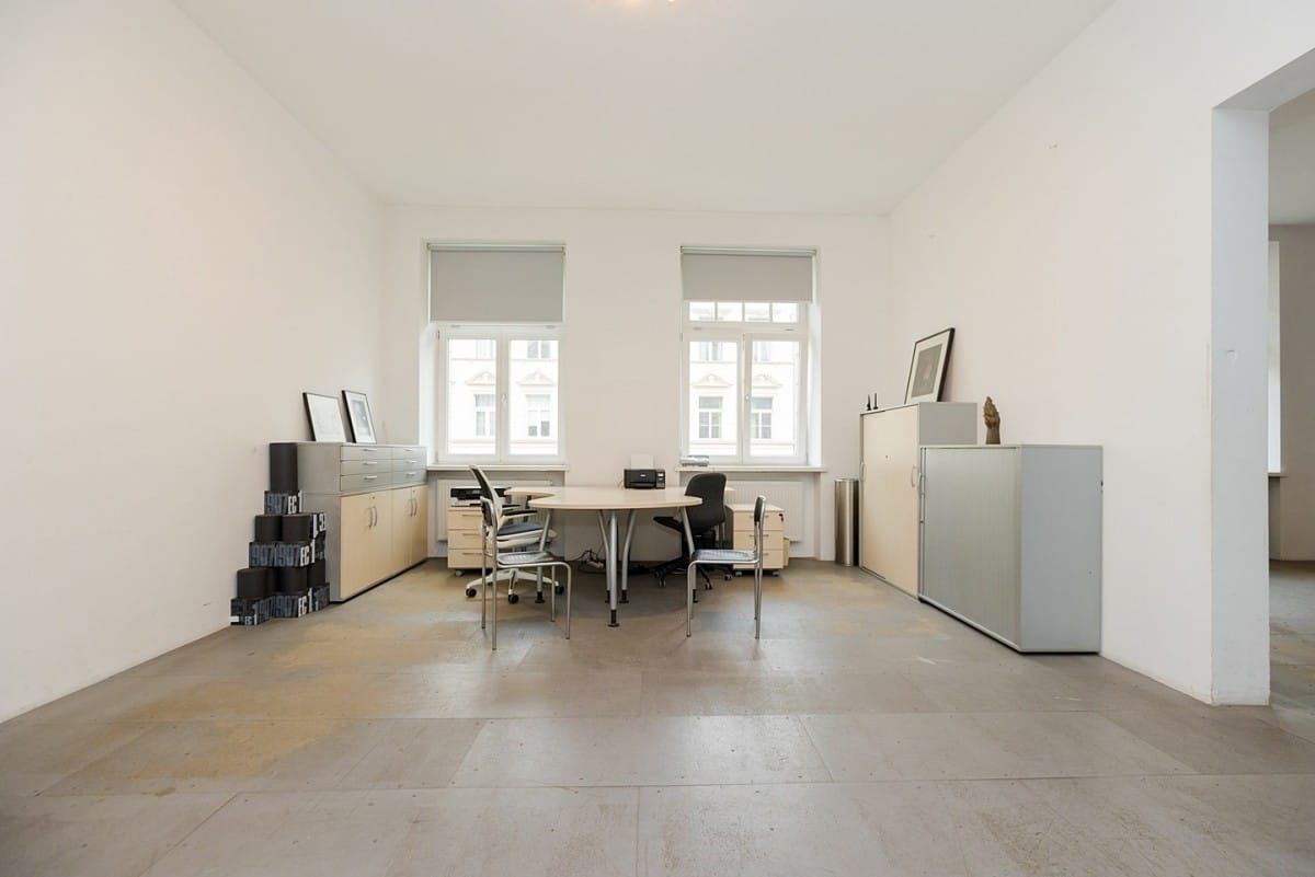 Lokal użytkowy  pokojowe na Sprzedaż