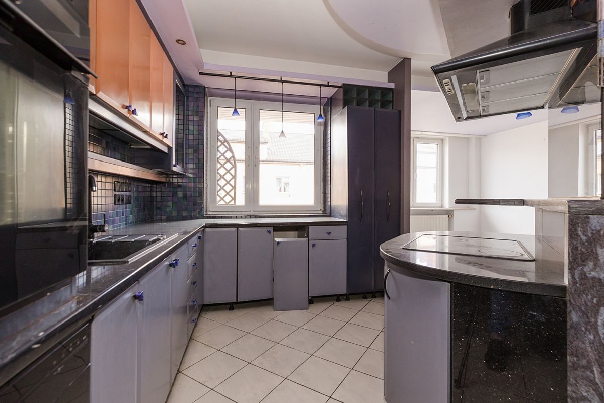 Dom 7 pokojowe na Sprzedaż