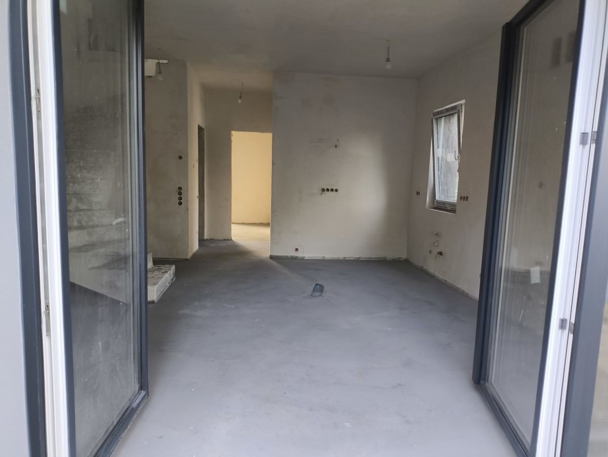 Dom 5 pokojowe na Sprzedaż