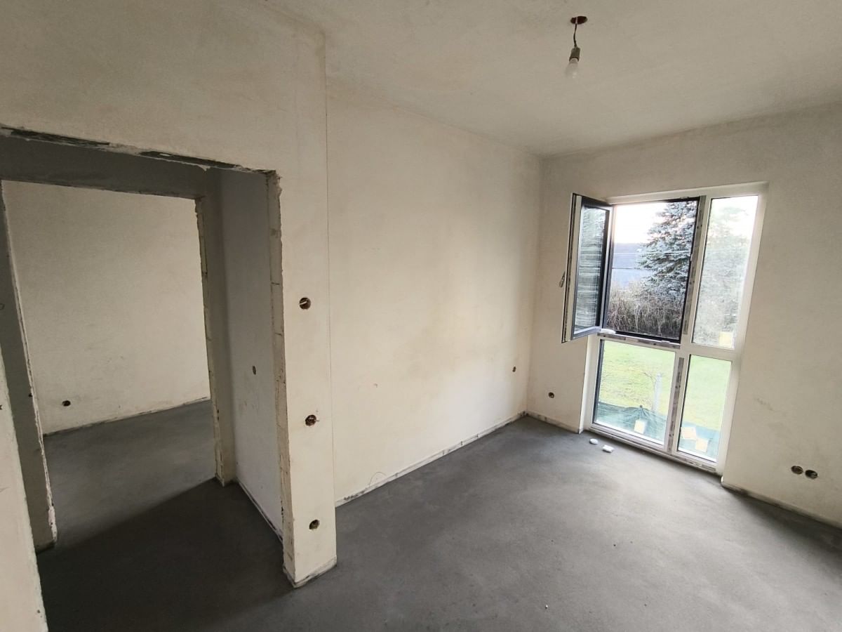 Dom 5 pokojowe na Sprzedaż