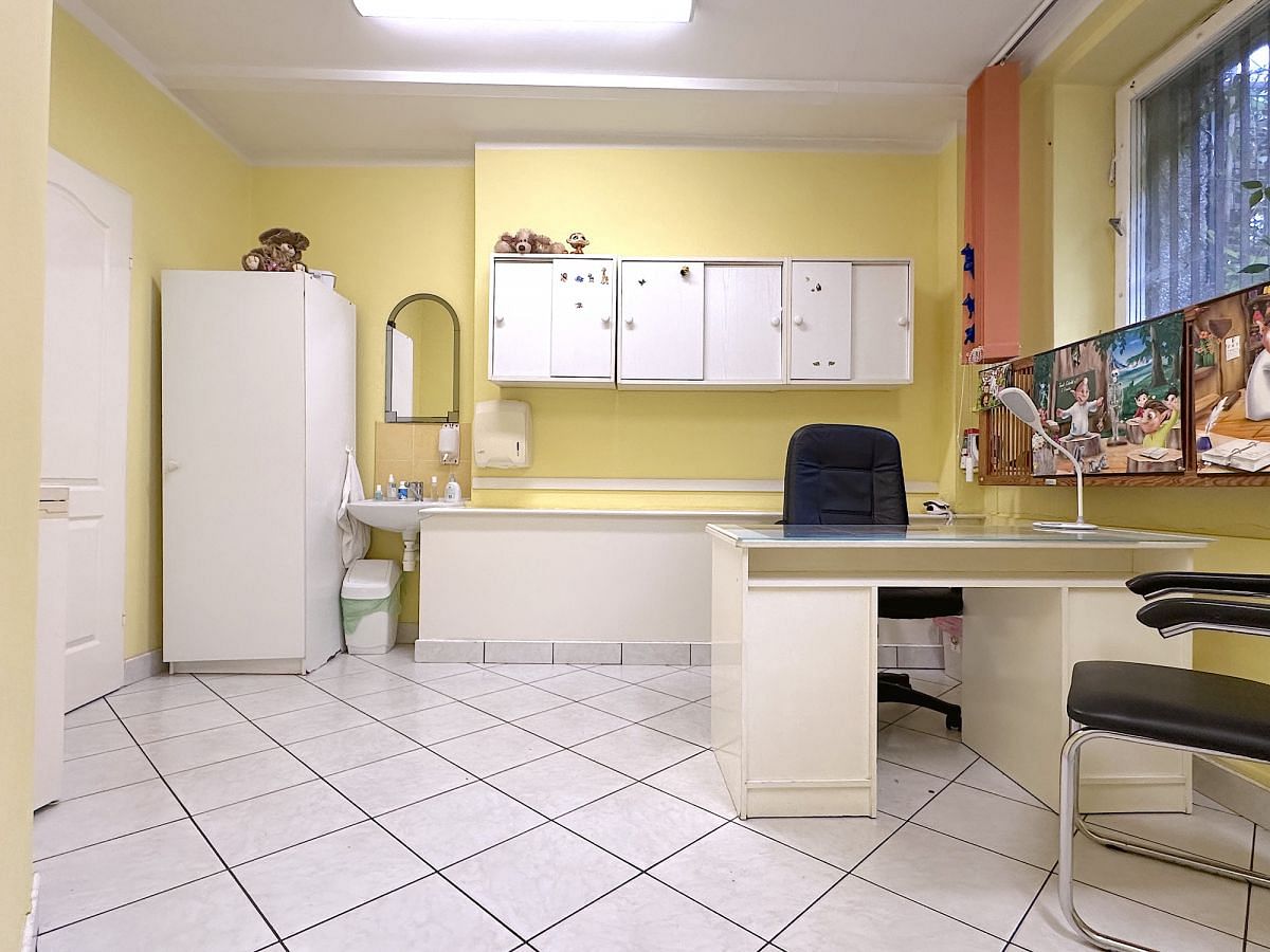 Lokal użytkowy  pokojowe na Sprzedaż