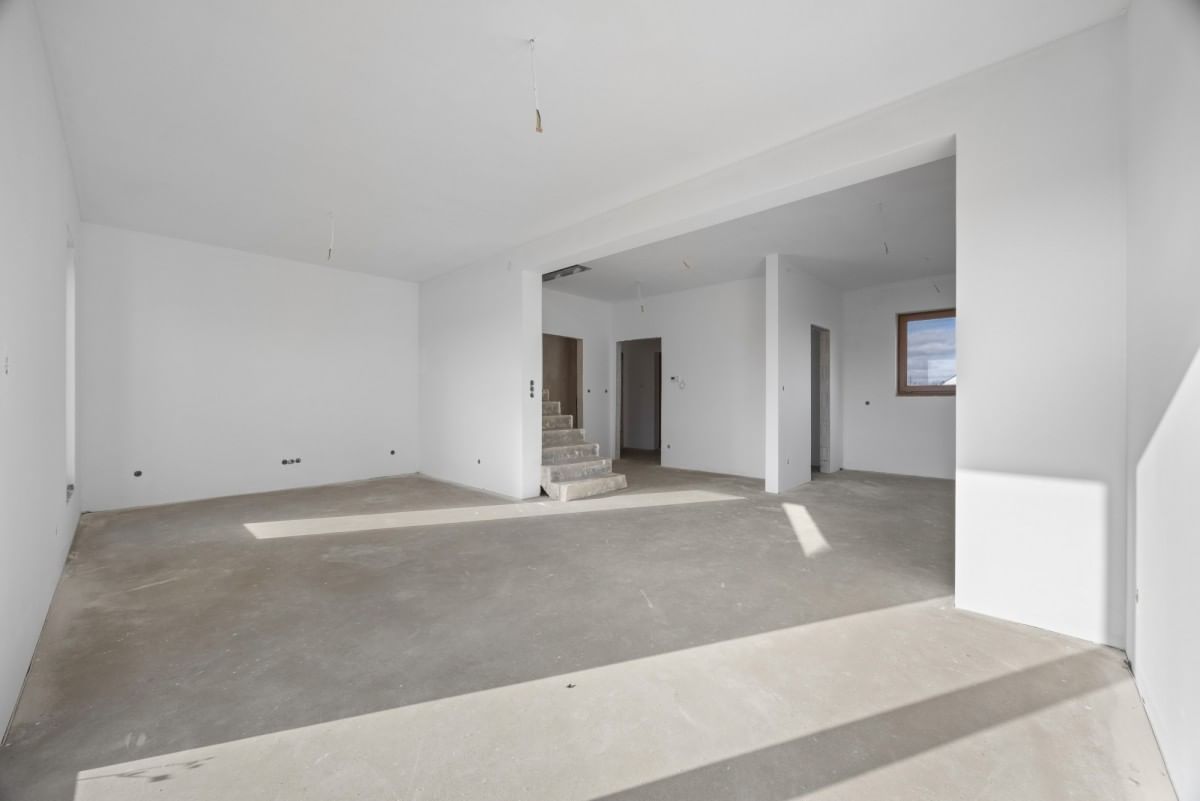 Dom 5 pokojowe na Sprzedaż