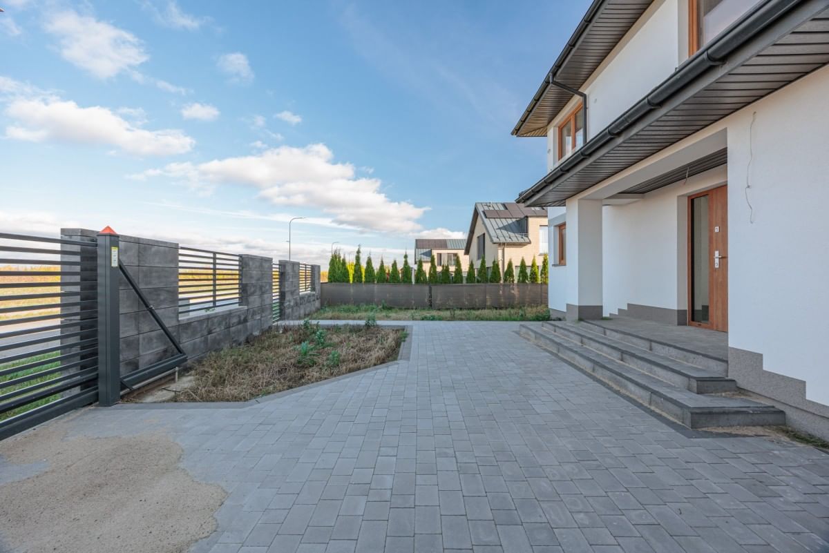 Dom 5 pokojowe na Sprzedaż