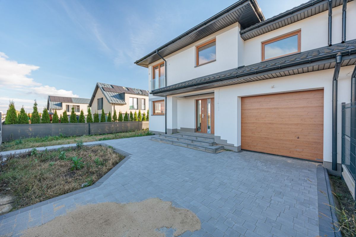 Dom 5 pokojowe na Sprzedaż